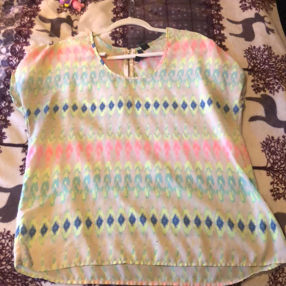 Short sleeve silky shirt